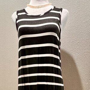 Green Envelope LA Black & White Striped Maxi Dress (Size L)